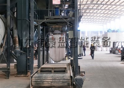礦粉噸袋自動包裝機(jī)，噸包包裝稱試機(jī)現(xiàn)場