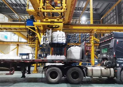 氧化鋅噸袋自動裝車機，噸袋物料全自動裝車過程